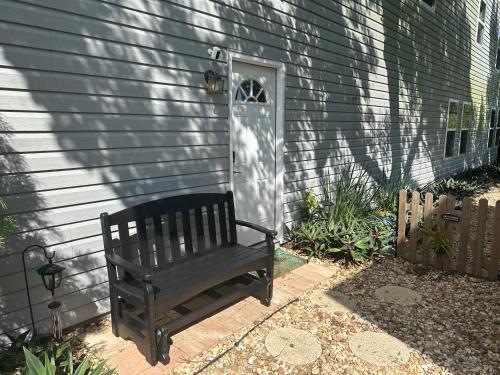 Serenity Gardens private guest suite in Historic Lutz in Lutz (FL)