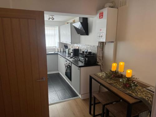 Knotty Ash - 3 Beds - Sleeps 6 - On-Site Parking in Croxteth