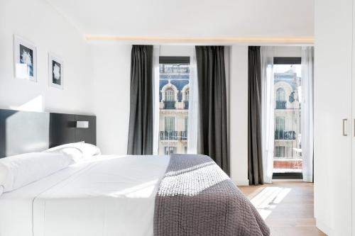 One-Bedroom Apartment image 6