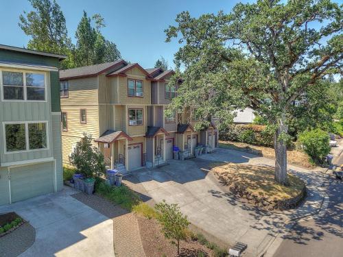 B2-River View-AC-3BR/3.5BA - image 13