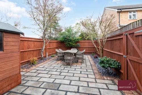 Facilities, Three Bed House Maidenhead - Parking in Maidenhead