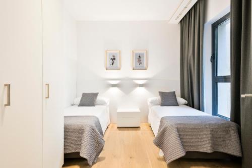 Deluxe Two-Bedroom Apartment image 6