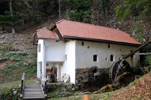 Vista exterior, Hotel Triglav - Dobrna, Superior in Dobrna