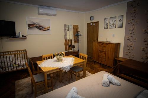 Csilla Apartman in Mako