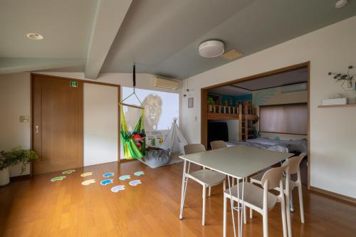 恐竜好きの小さなお子様連れのご家族におすすめ宿 じゅらどんの家