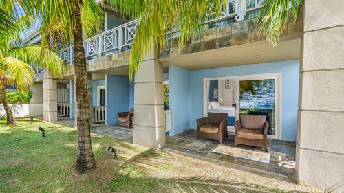 Exterior view, Moorings Yacht Club in Great Mountain