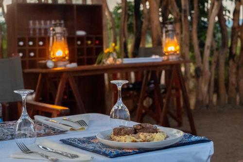 Restaurace, Elephant Crossing Safari Bushcamp in Mafuta