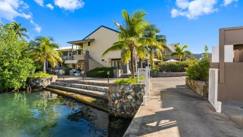 Exterior view, Moorings Yacht Club in Great Mountain