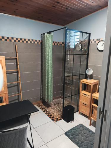 douche, Kay' Titine in Fort-de-France