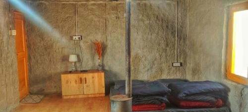 3 twin beds
