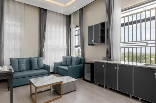 Beal Mall & Hotel in ארואה