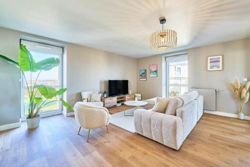 共用Lounge/電視區, Astrolabe - 2 bedrooms - Cozy and new - Balcony in 瑟松塞維涅