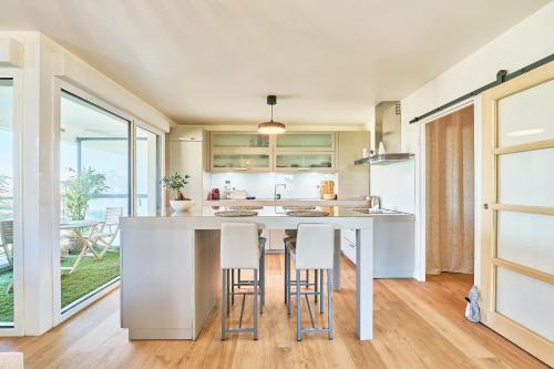 廚房, Astrolabe - 2 bedrooms - Cozy and new - Balcony in 瑟松塞維涅