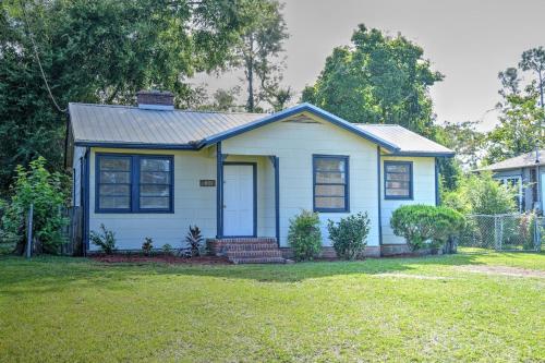 Vintage home in the heart of Valdosta in 華爾多斯塔