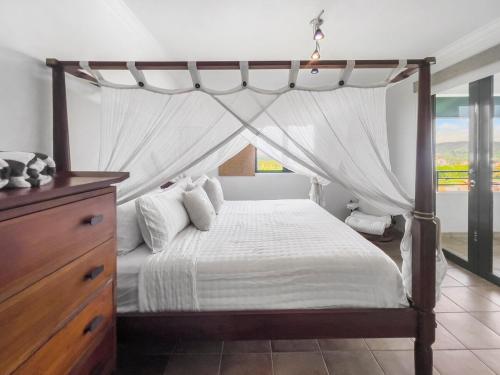 Sunny Rio Mar Escape With Balcony Beach n Pool in Rio Grande