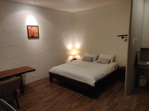 room detail thumbnail 0