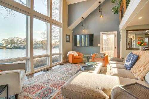 Waterfront Getaway - 1 Mile to Ferry and Beach! - main image