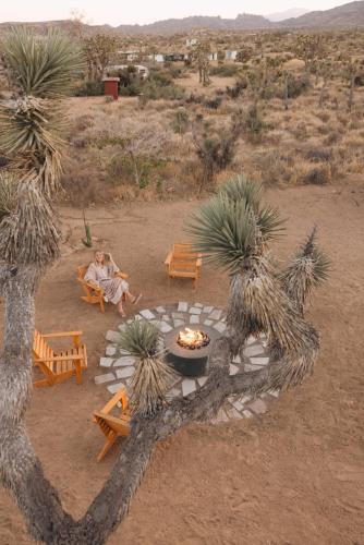 Sage Moon Hot Tub, Fire Pit & Views in Rimrock, USA
