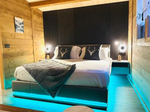1 queen bed, 1 sofa bed