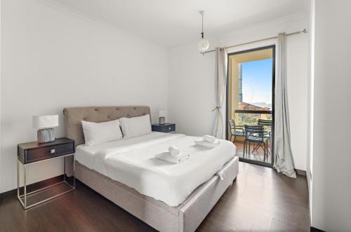 VayK - Spacious 3BR in JBR with Beach Access - image 11
