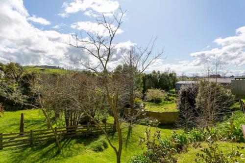 Adorable One Bedroom - Idyllic Romantic Getaway in great location - image 3