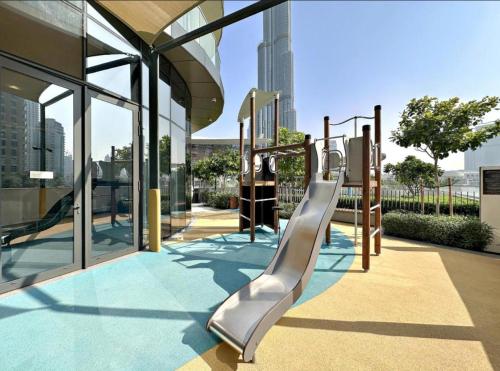 Burj Khalifa Fountain View | Close to Dubai Mall - image 4
