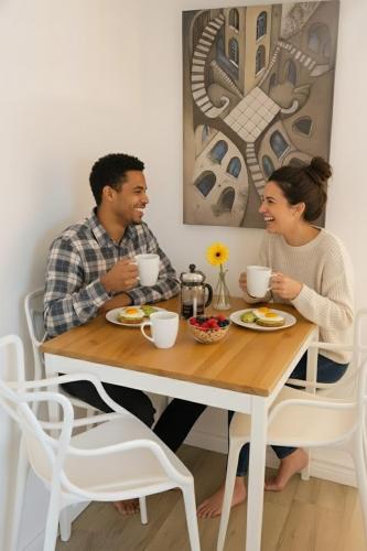 Cozy 1BR in Vieux-Longueuil +parking 14min Downtown in Longueuil (QC)