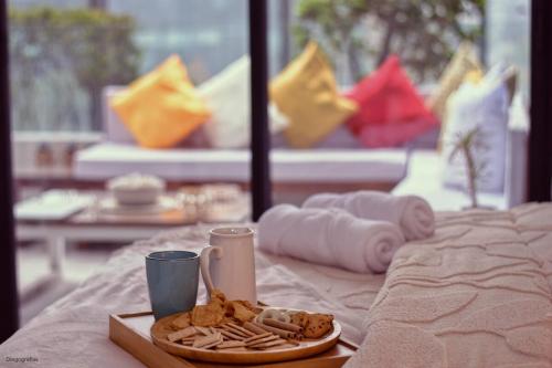 Large Terrace, Premium Location Free Parking