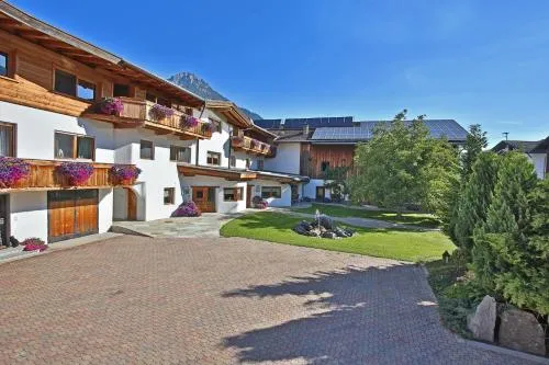 Kinderbauernhof Leneler in Arzl im Pitztal, Österreich