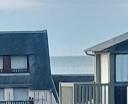 Bel appartement Villers sur Mer avec vue sur la mer in วีล ซูร์ แมร์