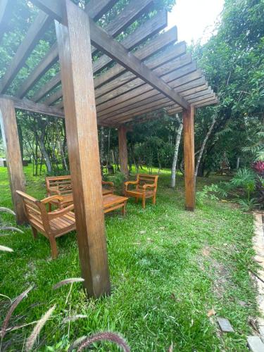 Casa container no lago de Furnas in Jose Sebastiao Leite