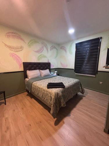 1 double bed, 1 twin bed