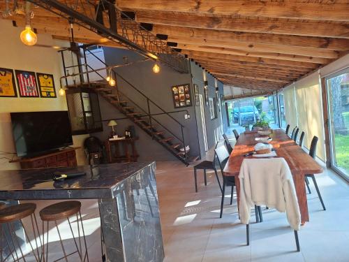 設施, Los horneros in 大洛特里基斯