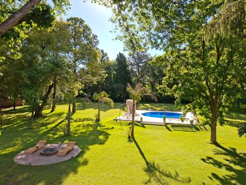 泳池, Los horneros in 大洛特里基斯