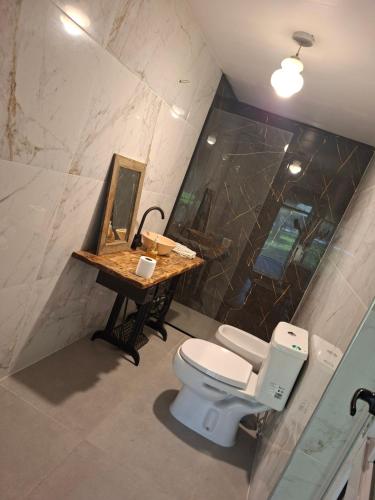 浴室, Los horneros in 大洛特里基斯