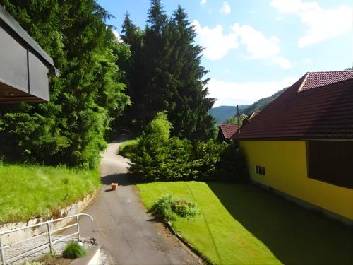 Waldrefugium nahe Gmunden - Ferienapartment für Familie und Hund in Pinsdorf, Österreich