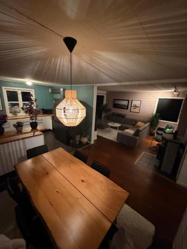 Recently renovated house in the heart of tromsdalen – khách sạn tại Tromso Suburbs