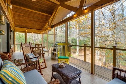 Blue Ridge Mtns Hiker's Haven w/ On-Site Trails in Bravard (Észak-Karolina)