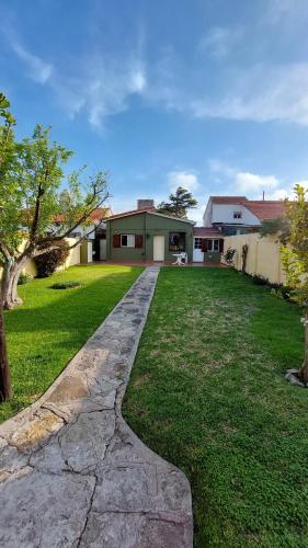Una casa redondita para la familia near Pizzaman