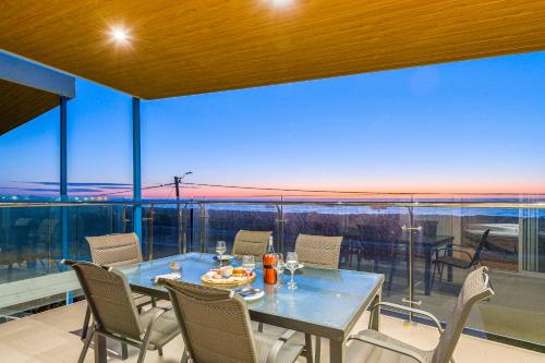 Oceans View - Luxury Apartment with ocean views, Lancelin