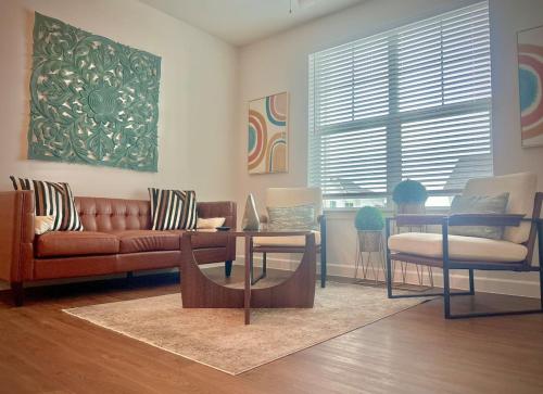 WorkerFriendly washer dryer gym pool A plus location