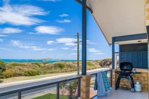 Endless Summer - Ocean Views Beachfront Location., Lancelin (photo 5)