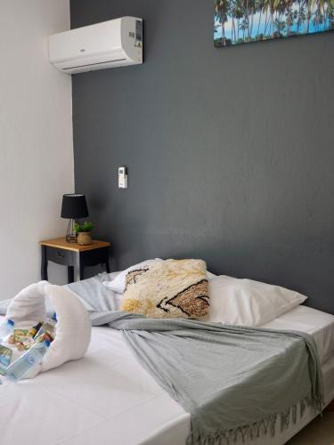 Le 115, sympathique studio proche plage privée - Location saisonnière - Grand-Bourg