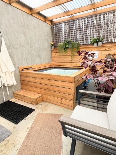 Hot tub, Up the Hill in Upper Tiberias