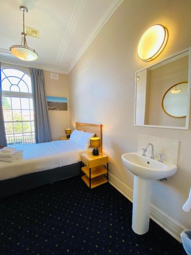 Pemandangan luar, Gardners Inn Hotel in Blue Mountains