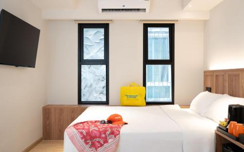 room detail thumbnail 1