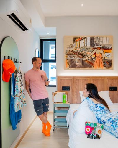 room detail thumbnail 1