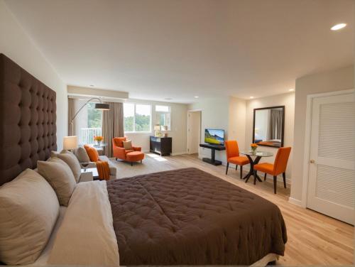 Hollywood ENTIRE Homes just for you close to all things LA
