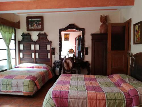 Standard Triple Room image 2