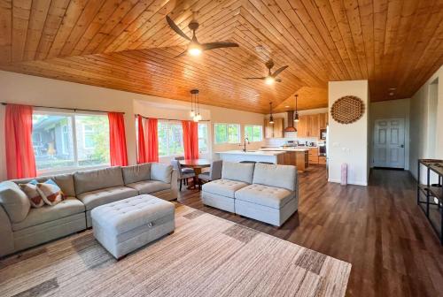 Beautiful Brand New Hawaiian Beach Home in Hawaiian Beaches (HI)